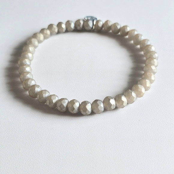 Liza Jewelry Nashville Bracelet Matte Taupe Grey 6 mm - Picture 2 of 3